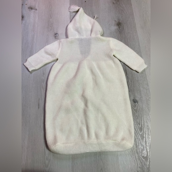 Vintage All Mine Ivory Closed Bottom Baby Gown W/Ribbon Detail, No size tag - Picture 4 of 7